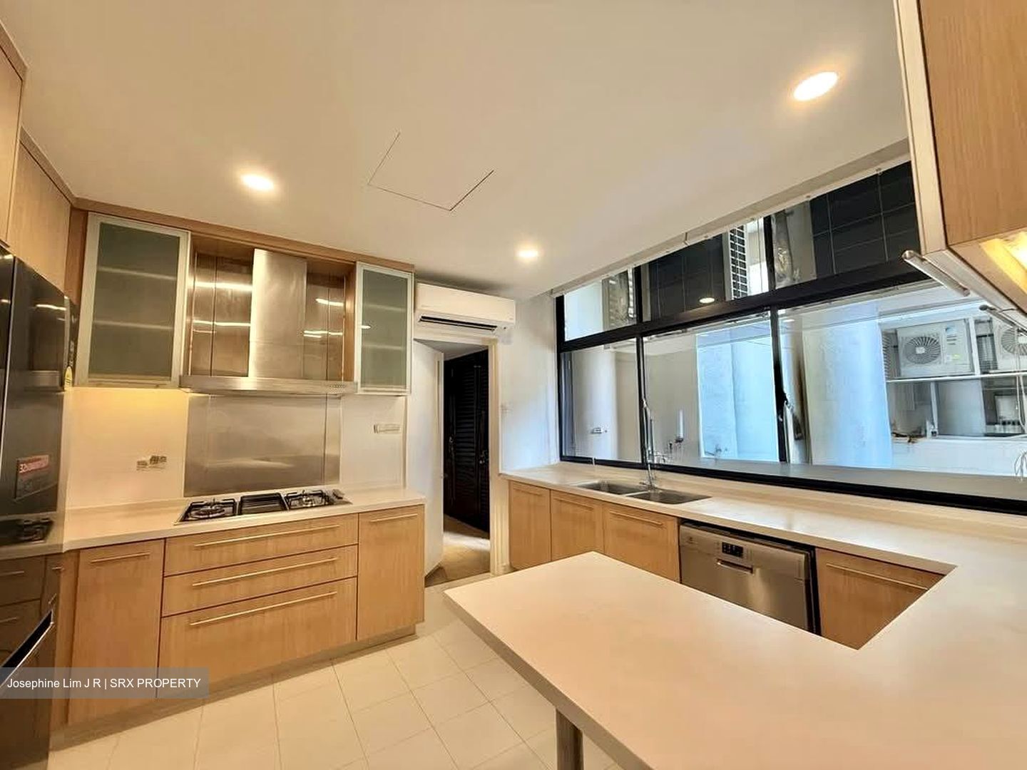 The Colonnade (D10), Condominium #553309101